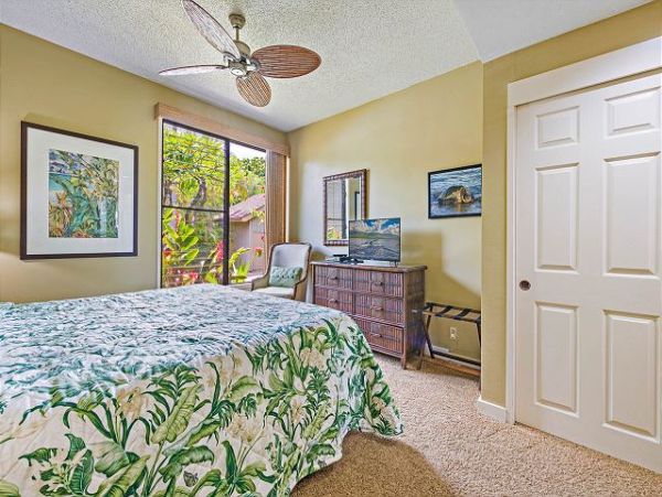 Three Bedroom Ocean Views Galor Stroll to Beach